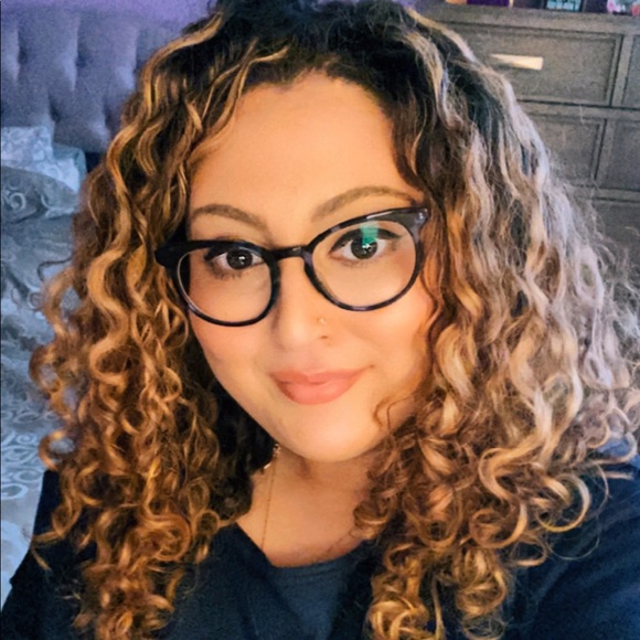 Meet your Posher, Elizabeth - Picture 1 of 1